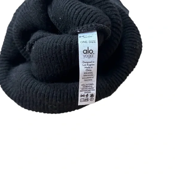 Alo Yoga Everyday Beanie Unisex Size One Size In Black - Picture 4 of 5